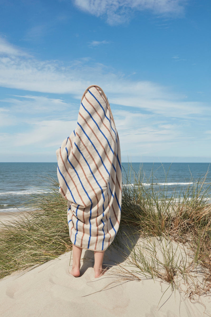 Raita Hooded Towel in Caramel / Ice Blue