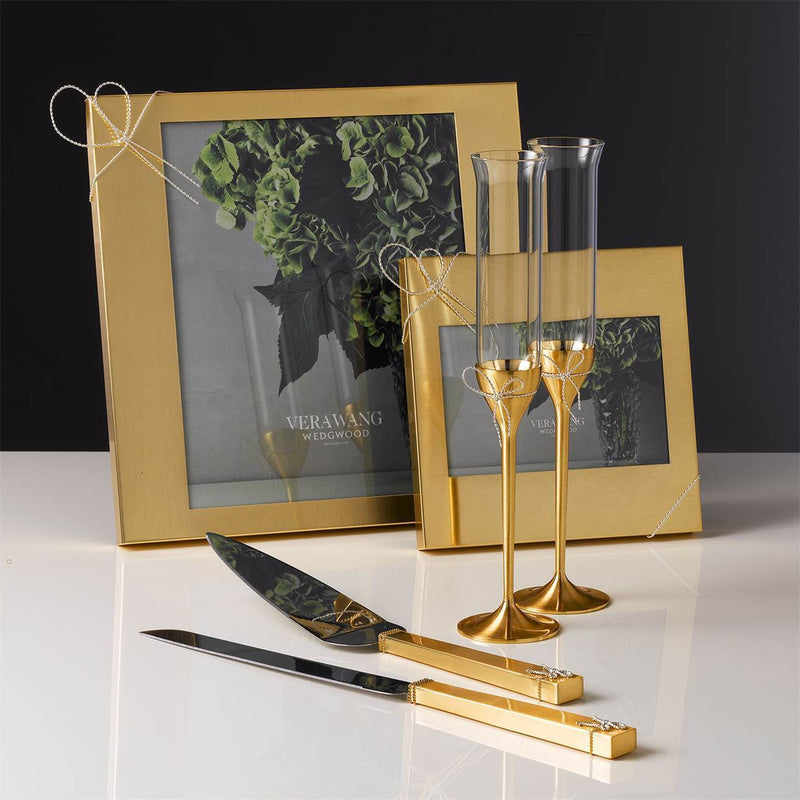 Love Knots Gold Toasting Flute, Pair by Vera Wang