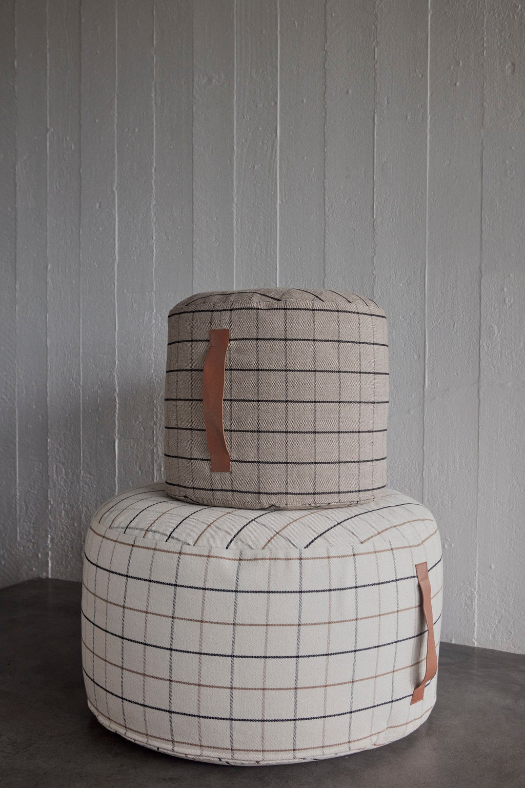 grid pouf clay 2