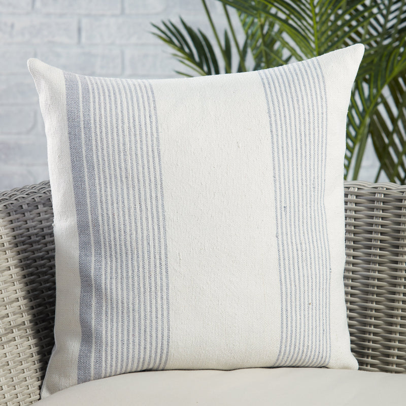 Acapulco Parque Indoor/Outdoor Gray & Ivory Pillow 4