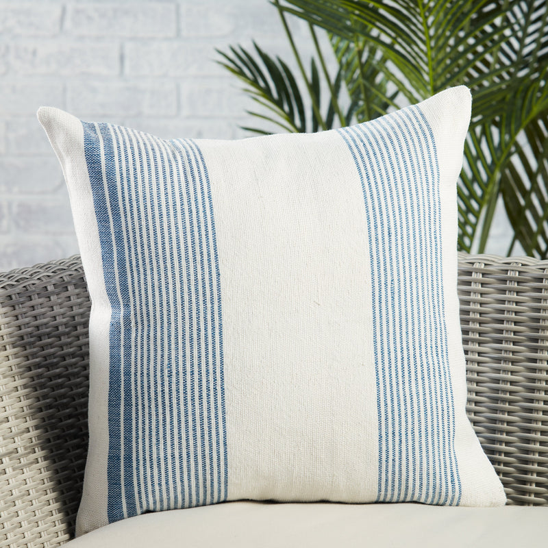 Acapulco Parque Indoor/Outdoor Blue & Ivory Pillow 4