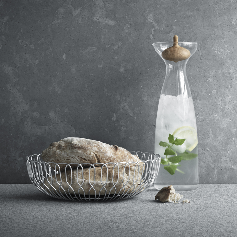 Alfredo Glass Carafe with Carved Oak Stopper