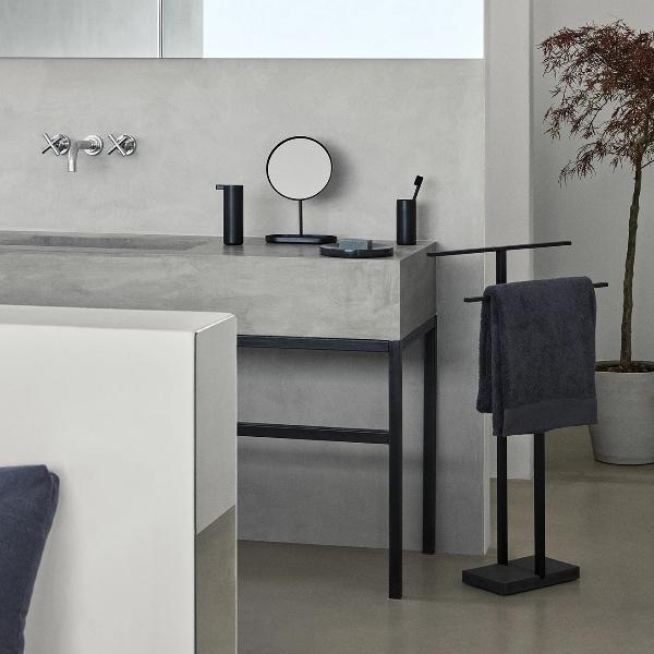 MENOTO Towel Stand in Black