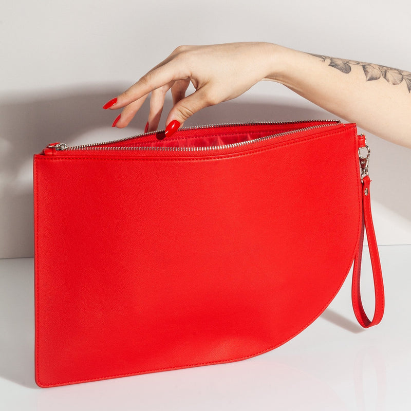 Curve Clutch in Red