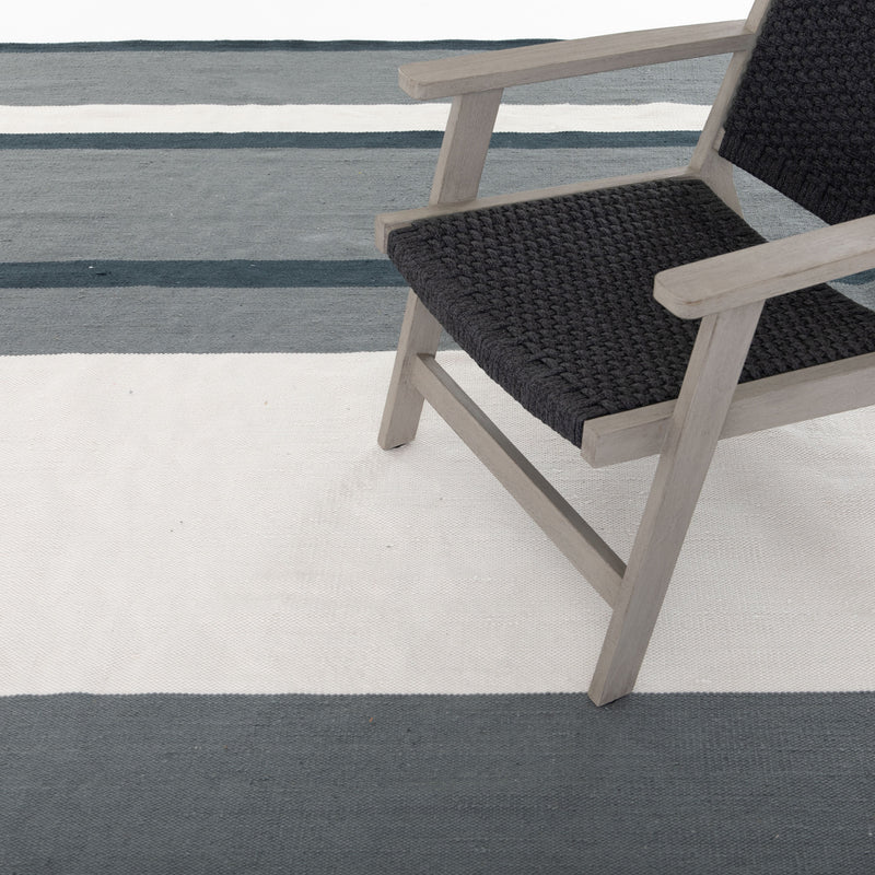 Senna Outdoor Navy/Cream Rug