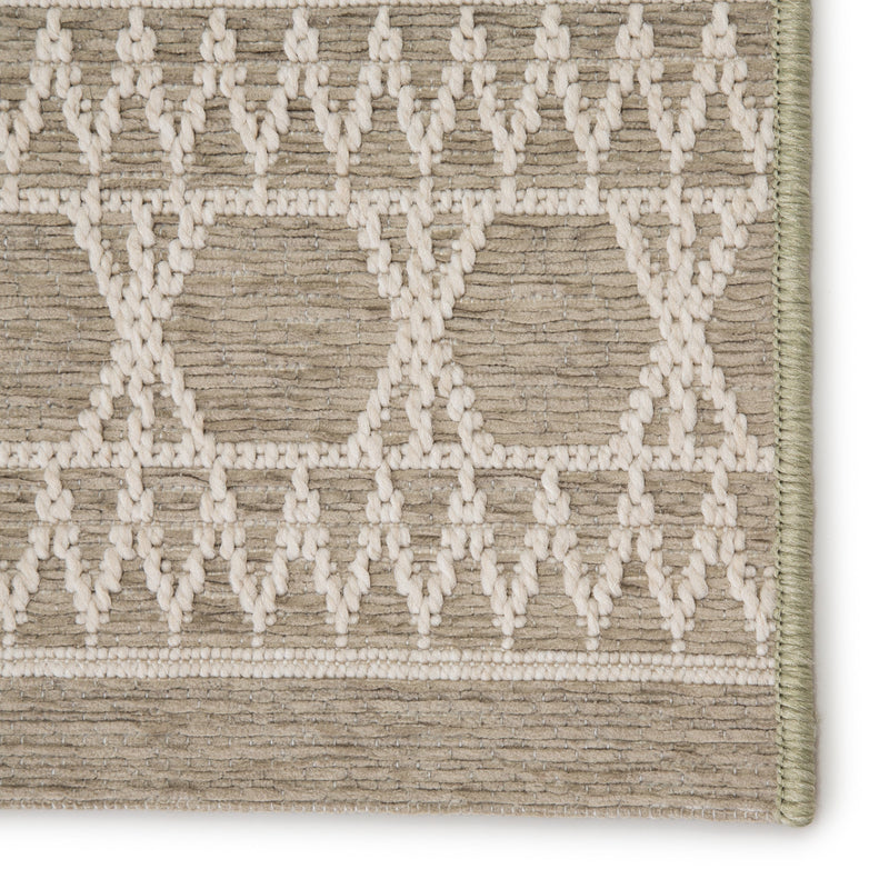 Vella Indoor/Outdoor Trellis Rug in Light Green & Cream