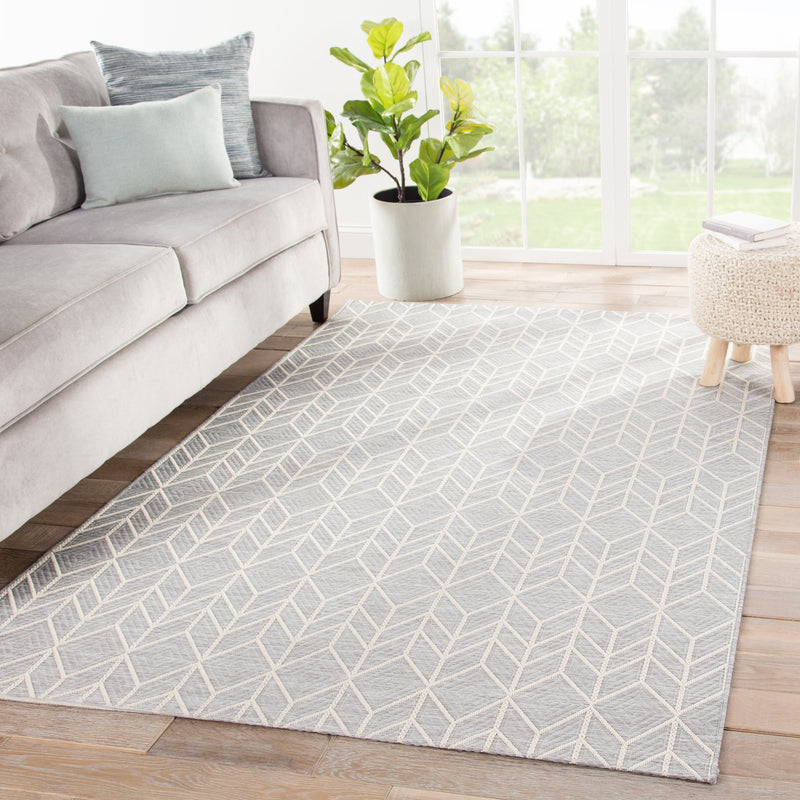 Galloway Indoor/ Outdoor Chevron Gray & Cream Area Rug