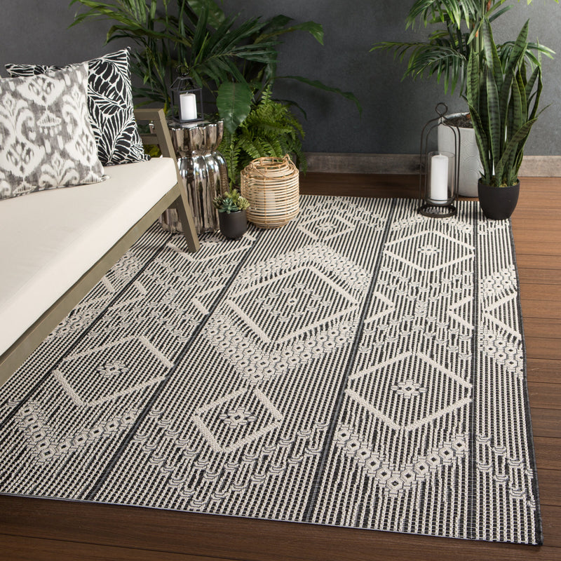 Shiloh Indoor/ Outdoor Tribal Dark Gray & Cream Area Rug