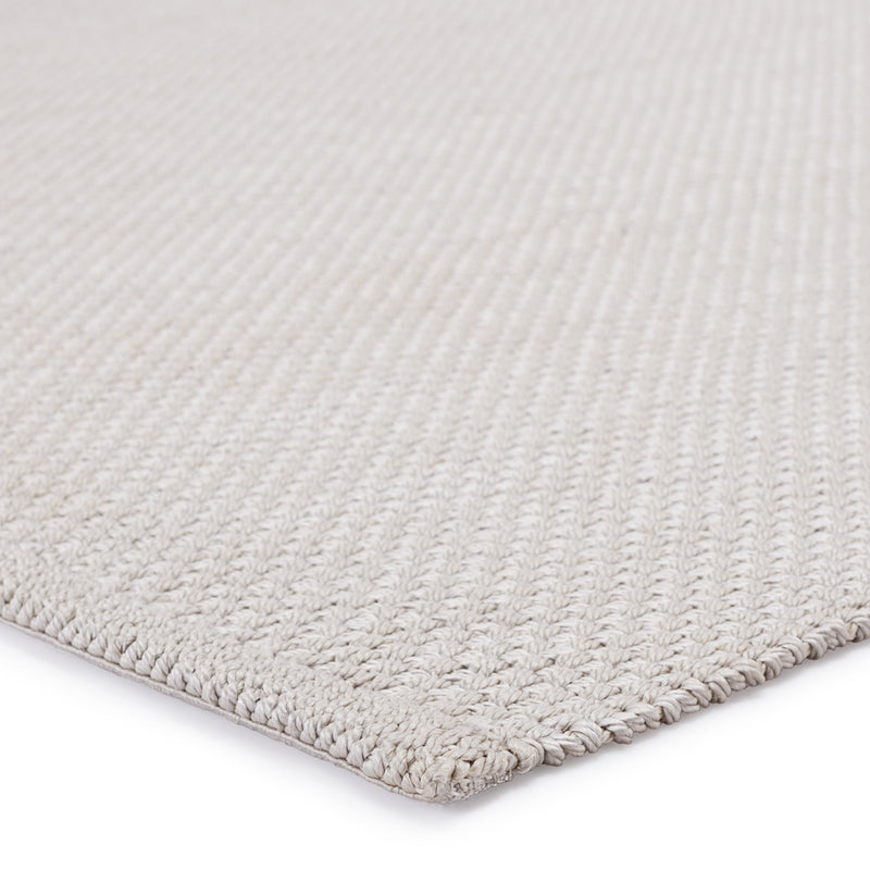 Kawela Indoor/Outdoor Solid Light Grey Rug