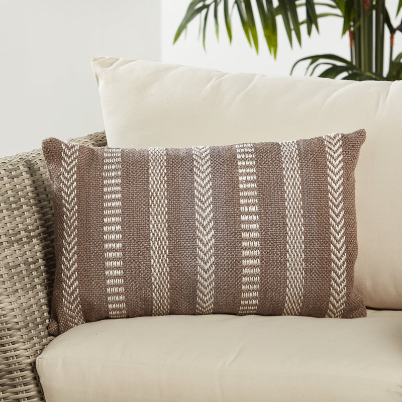 Pampas Papyrus Indoor/Outdoor Gray & Ivory Pillow 4