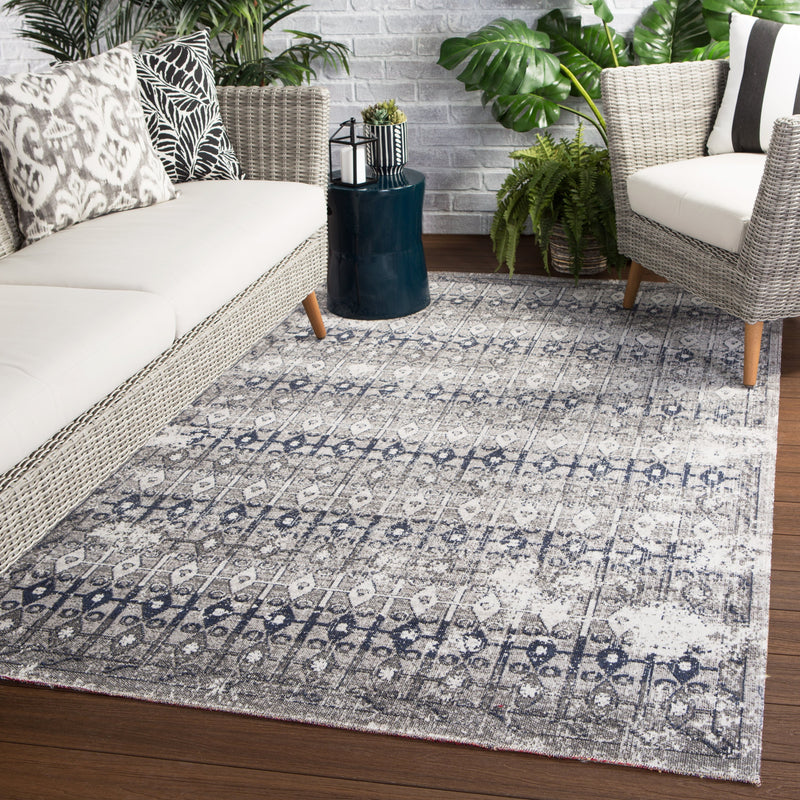 Giralda Indoor/ Outdoor Trellis Gray & Ivory Area Rug