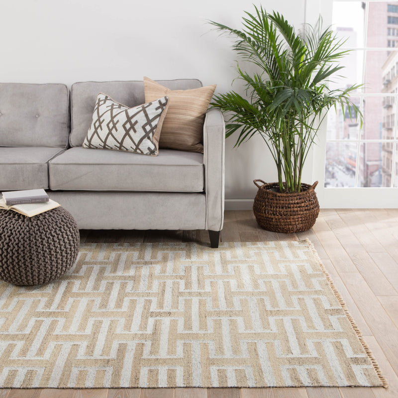 Holmes Handmade Geometric Silver & Taupe Area Rug