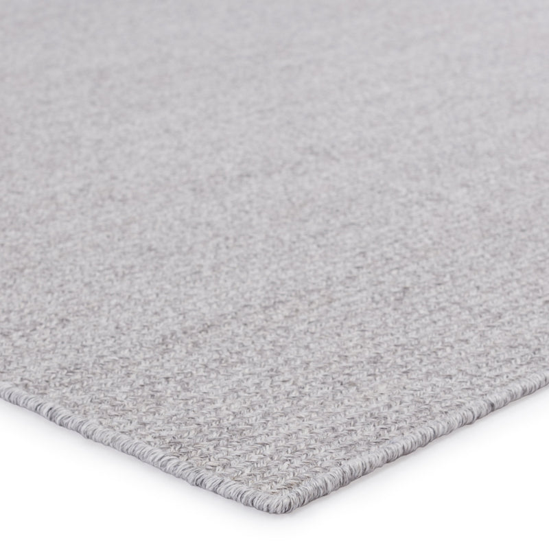 Maracay Indoor/Outdoor Solid Light Grey & White Rug