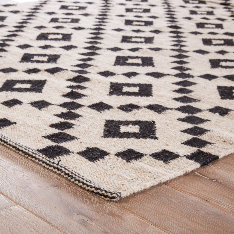 Croix Handmade Geometric Black & White Area Rug