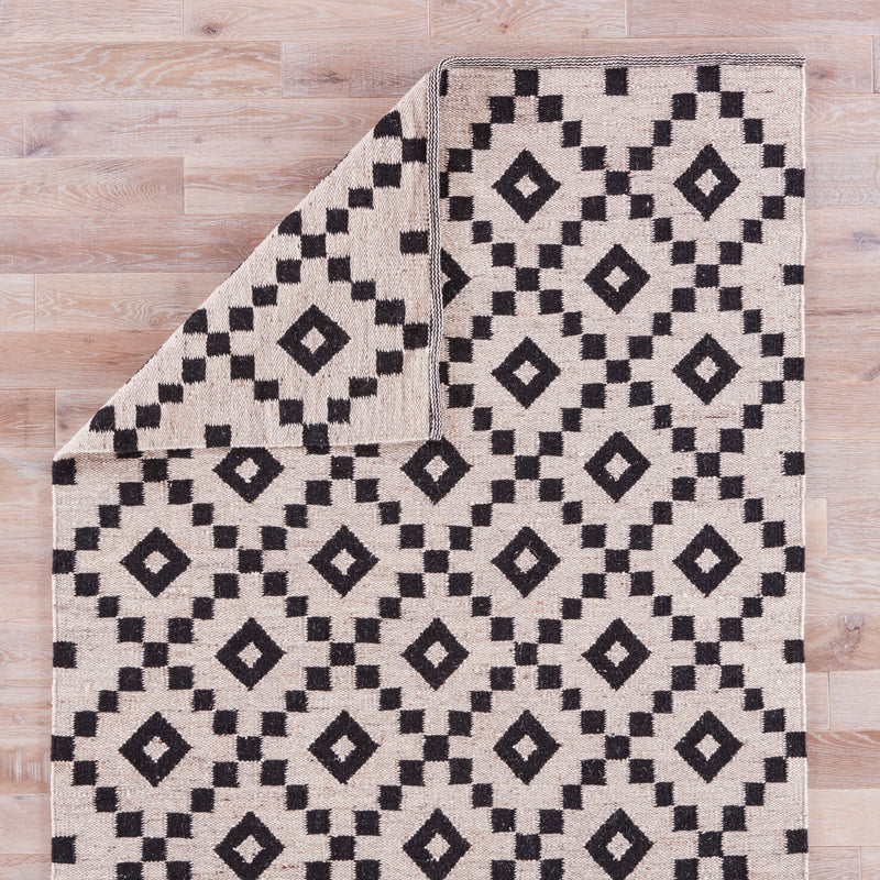 Croix Handmade Geometric Black & White Area Rug