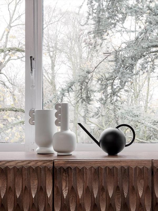 Orb Watering Can in Black