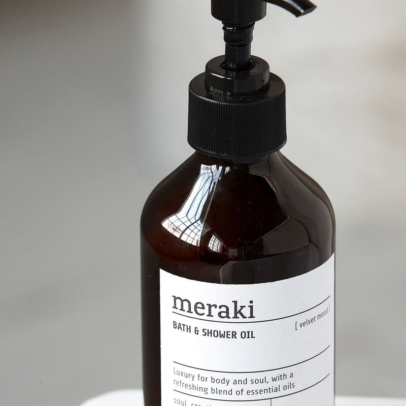 Meraki Bath & Shower Oil in Velvet Mood